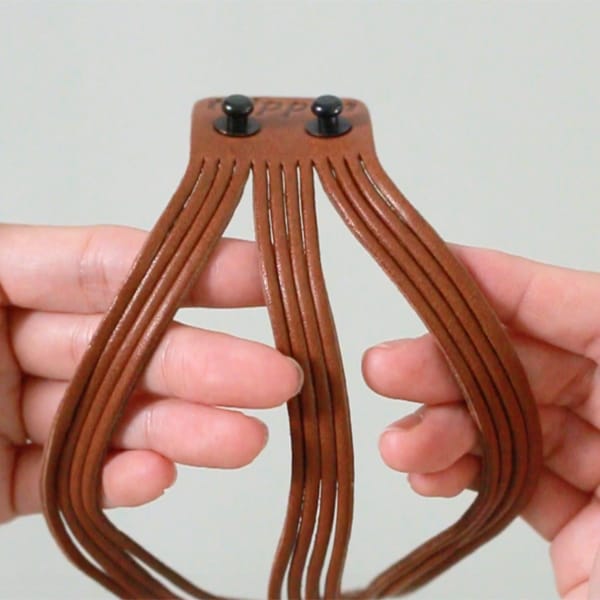 実は、編める。｜trippen レザーブレスレット × 三つ編みアレンジ